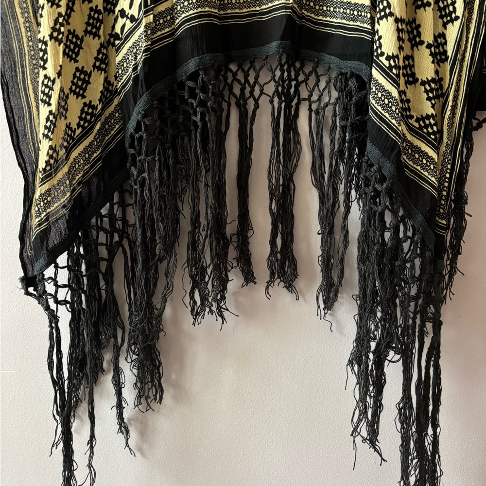 Boho Black and Cream Robe - Picture 4 of 5